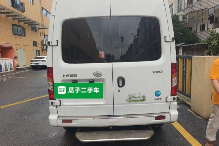 Used SAIC MAXUS Xintu V80 2021 2.0T AMT Classic Aoyuntong 127 PS Mid-axle Mid-roof 6/7/8/9-Seater Rear