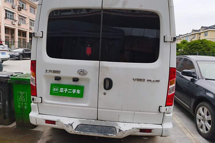 Used SAIC MAXUS Xintu V80 2021 2.0T PLUS Manual Aoyuntong Short Wheelbase Mid-Roof 5/6-Seater Rear