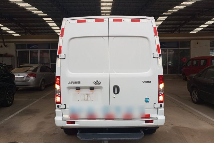Used SAIC MAXUS Xintu V80 2021 2.0T Manual Classic City Delivery King Short Wheelbase Mid-Roof Design 3 Seats Rear