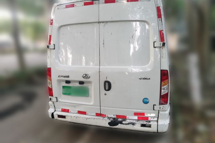 Used SAIC MAXUS Xintu V80 2021 2.0T Manual Classic City Delivery King Long Wheelbase Mid-Roof 3 Seats Rear
