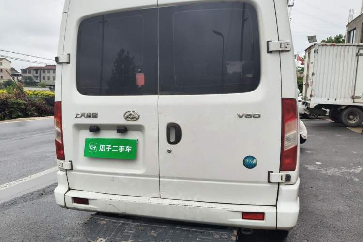 Used SAIC MAXUS Xintu V80 2021 2.0T Manual Classic Aoyuntong Short Wheelbase Mid-Roof 5/6-Seater Rear