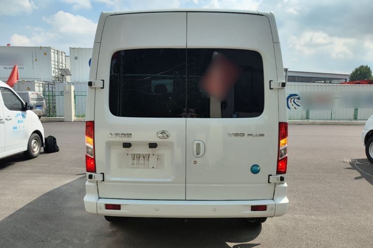 Used SAIC MAXUS Xintu V80 2021 2.0T AMT Classic Aoyuntong Short Wheelbase Mid-Roof 5/6-Seater Rear