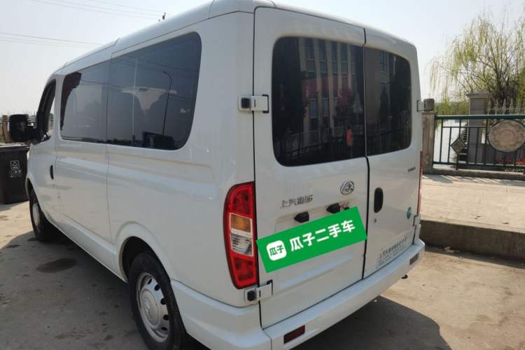 Used SAIC MAXUS Xintu V80 2021 2.0T Manual Classic Aoyuntong Short Wheelbase Ultra-Low Roof 5/6-Seater Rear Left 45 Deg