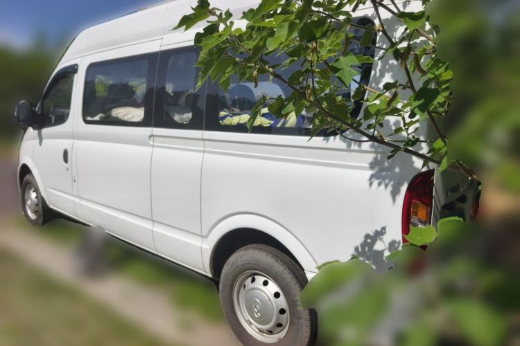 Used SAIC MAXUS Xintu V80 2021 2.0T Manual Classic Aoyuntong 127 PS Mid-axle Mid-roof 6/7/8/9-Seater Rear Left 45 Deg