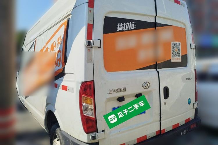 Used SAIC MAXUS Xintu V80 2021 2.0T Manual Classic City Delivery King Long Wheelbase Mid-Roof 3 Seats Rear Left 45 Deg