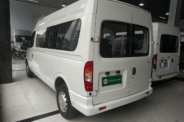 Used SAIC MAXUS Xintu V80 2021 2.0T Manual Classic Aoyuntong 127 PS Mid-axle Mid-roof 6/7/8/9-Seater Rear Left 45 Deg