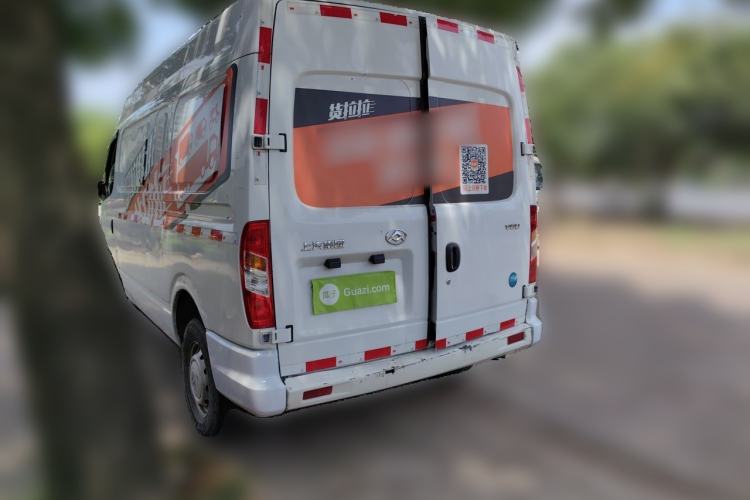 Used SAIC MAXUS Xintu V80 2021 2.0T Manual Classic City Delivery King Long Wheelbase Mid-Roof 3 Seats Rear Left 45 Deg