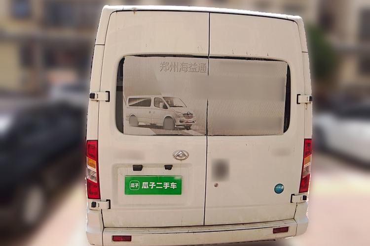 Used SAIC MAXUS Xintu V80 2021 2.0T Manual Classic Aoyuntong Long Wheelbase Mid-Roof 6/7/8/9-Seater Rear