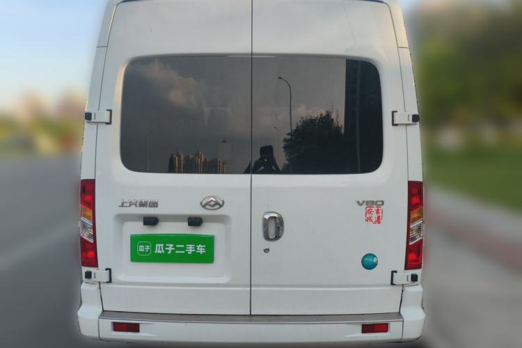Used SAIC MAXUS Xintu V80 2021 2.0T Manual Classic Aoyuntong Short Wheelbase Mid-Roof 5/6-Seater Rear