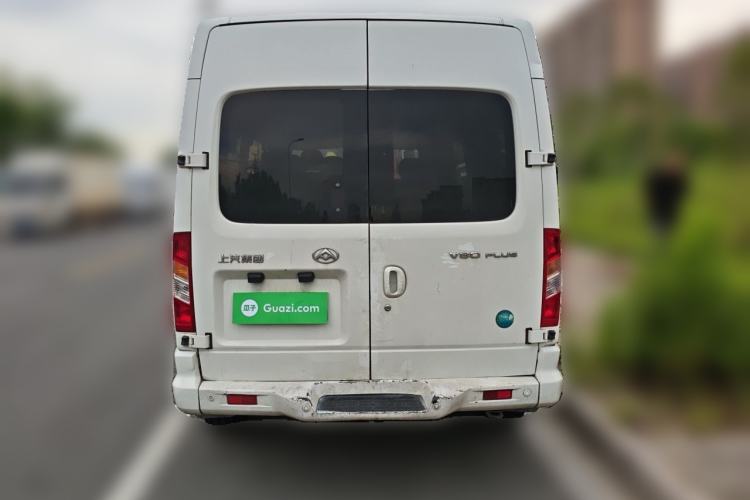 Used SAIC MAXUS Xintu V80 2021 2.0T PLUS Manual All-Around King Long Wheelbase Mid-Roof Variant with 6/7/8/9 Seats Rear