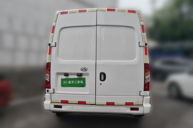 Used SAIC MAXUS Xintu V80 2021 2.0T PLUS Manual Van Short Wheelbase Mid-Roof Design 3-Seater Rear
