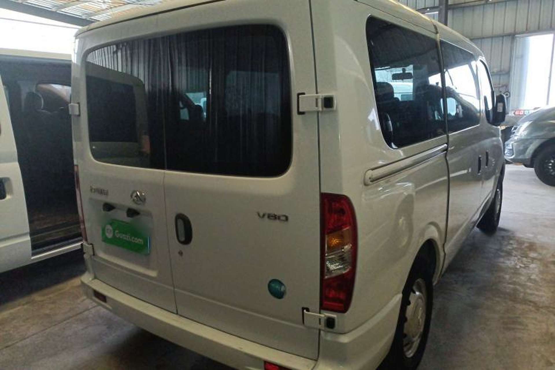 Used SAIC MAXUS Xintu V80 2021 2.0T Manual Classic Aoyuntong Short Wheelbase Ultra-Low Roof 7/8/9-Seater Rear Right 45 Deg