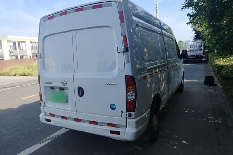 Used SAIC MAXUS Xintu V80 2021 2.0T Manual Classic City Delivery King Long Wheelbase Mid-Roof 3 Seats Rear Right 45 Deg