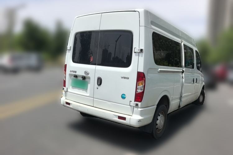 Used SAIC MAXUS Xintu V80 2021 2.0T Manual Classic Aoyuntong 127 PS Mid-axle Mid-roof 6/7/8/9-Seater Rear Right 45 Deg