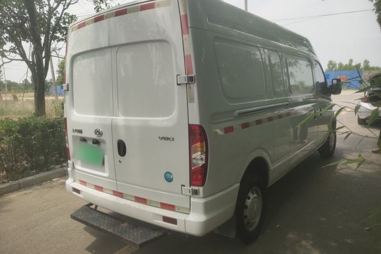 Used SAIC MAXUS Xintu V80 2021 2.0T Manual Classic City Delivery King Long Wheelbase Mid-Roof 3 Seats Rear Right 45 Deg
