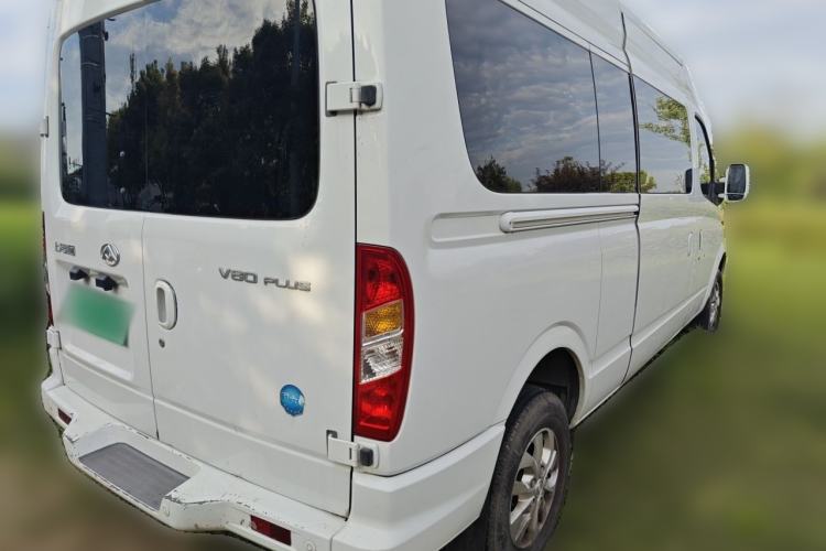 Used SAIC MAXUS Xintu V80 2021 2.0T PLUS Manual All-Around King Long Wheelbase Mid-Roof Variant with 6/7/8/9 Seats Rear Right 45 Deg