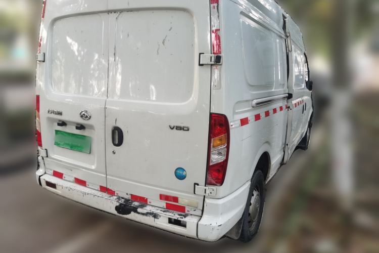 Used SAIC MAXUS Xintu V80 2021 2.0T Manual Classic City Delivery King Long Wheelbase Mid-Roof 3 Seats Rear Right 45 Deg