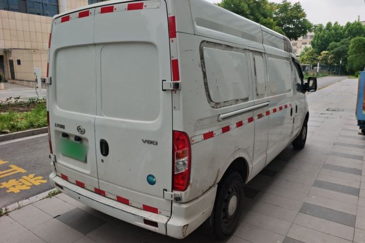 Used SAIC MAXUS Xintu V80 2021 2.0T Manual Classic City Delivery King Long Wheelbase Mid-Roof 3 Seats Rear Right 45 Deg