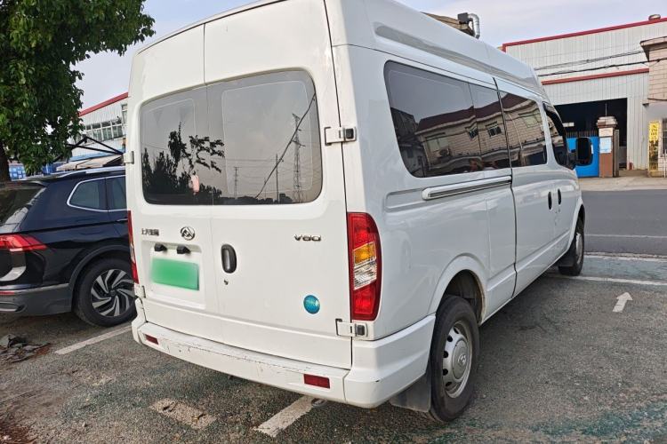 Used SAIC MAXUS Xintu V80 2021 2.0T Manual Classic Aoyuntong 127 PS Mid-axle Mid-roof 6/7/8/9-Seater Rear Right 45 Deg
