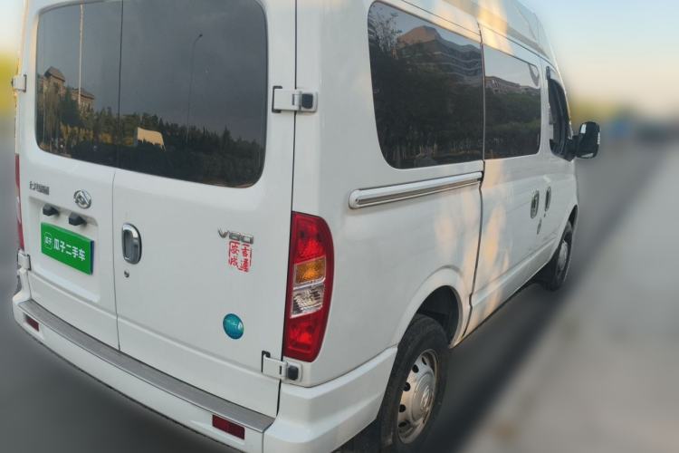 Used SAIC MAXUS Xintu V80 2021 2.0T Manual Classic Aoyuntong Short Wheelbase Mid-Roof 5/6-Seater Rear Right 45 Deg