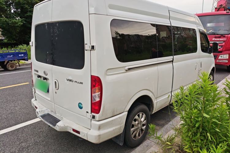 Used SAIC MAXUS Xintu V80 2021 2.0T PLUS Manual All-Around King Long Wheelbase Mid-Roof Variant with 6/7/8/9 Seats Rear Right 45 Deg