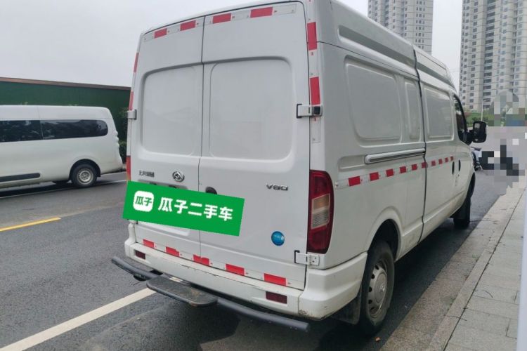 Used SAIC MAXUS Xintu V80 2021 2.0T Manual Classic City Delivery King Long Wheelbase Mid-Roof 3 Seats Rear Right 45 Deg
