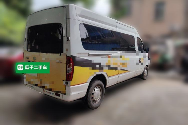 Used SAIC MAXUS Xintu V80 2021 2.0T Manual Classic Aoyuntong Long Wheelbase Mid-Roof 6/7/8/9-Seater Rear Right 45 Deg