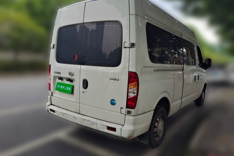 Used SAIC MAXUS Xintu V80 2021 2.0T Manual Classic Aoyuntong 139 PS Mid-axle Mid-roof 6/7/8/9-Seater Rear Right 45 Deg