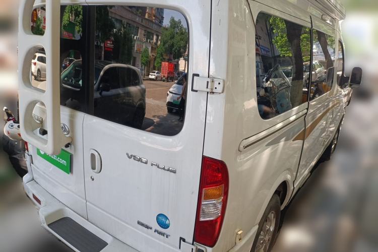Used SAIC MAXUS Xintu V80 2021 2.0T AMT Classic Aoyuntong Short Wheelbase Mid-Roof 5/6-Seater Rear Right 45 Deg