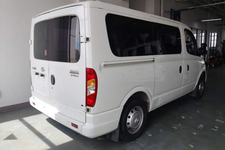 Used SAIC MAXUS Xintu V80 2021 2.0T Manual Classic Aoyuntong Short Wheelbase Ultra-Low Roof 5/6-Seater Rear Right 45 Deg
