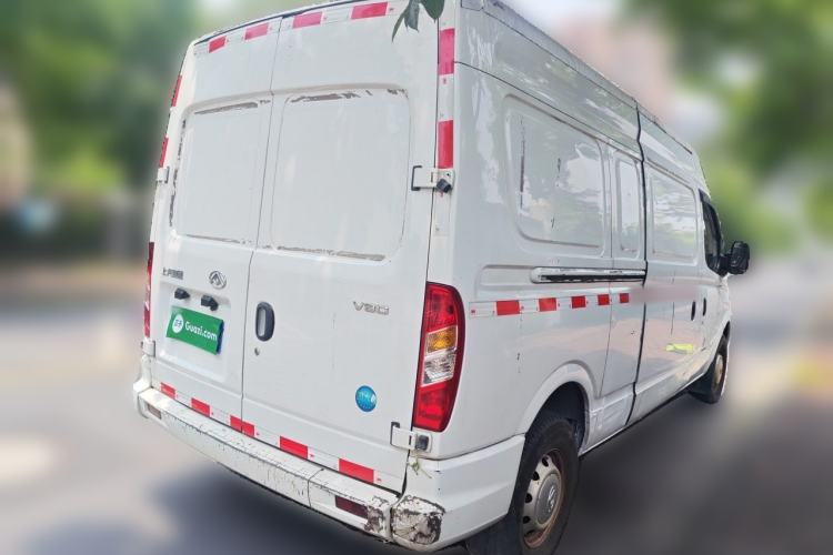 Used SAIC MAXUS Xintu V80 2021 2.0T Manual Classic City Delivery King Long Wheelbase Mid-Roof 3 Seats Rear Right 45 Deg