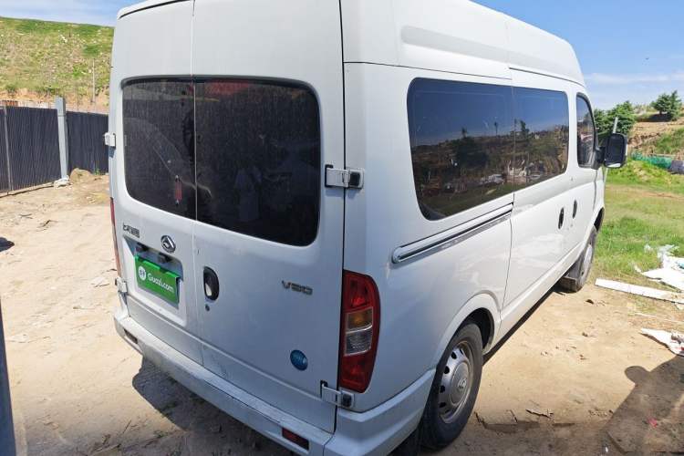 Used SAIC MAXUS Xintu V80 2021 2.0T Manual Classic Aoyuntong Short Wheelbase Mid-Roof 5/6-Seater Rear Right 45 Deg