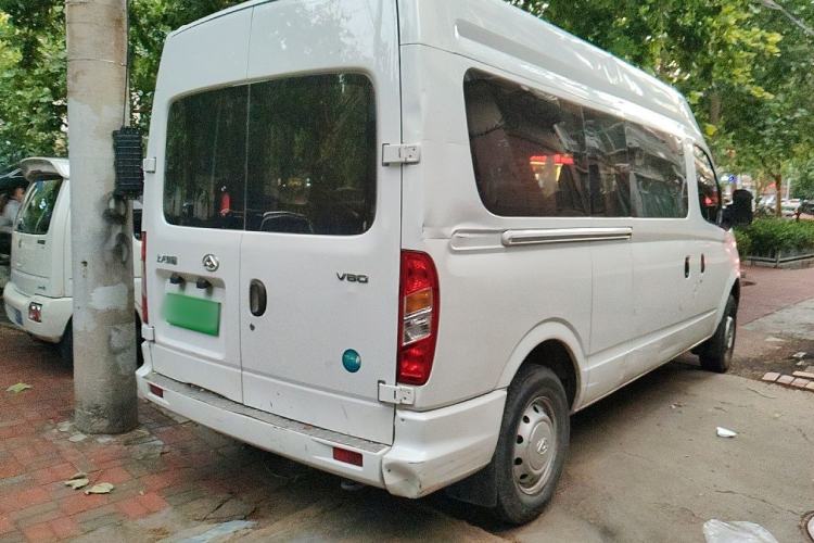 Used SAIC MAXUS Xintu V80 2021 2.0T Manual Classic Aoyuntong 139 PS Mid-axle Mid-roof 6/7/8/9-Seater Rear Right 45 Deg