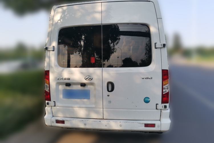 Used SAIC MAXUS Xintu V80 2021 2.0T Manual Classic Aoyuntong Short Wheelbase Ultra-Low Roof 5/6-Seater Rear