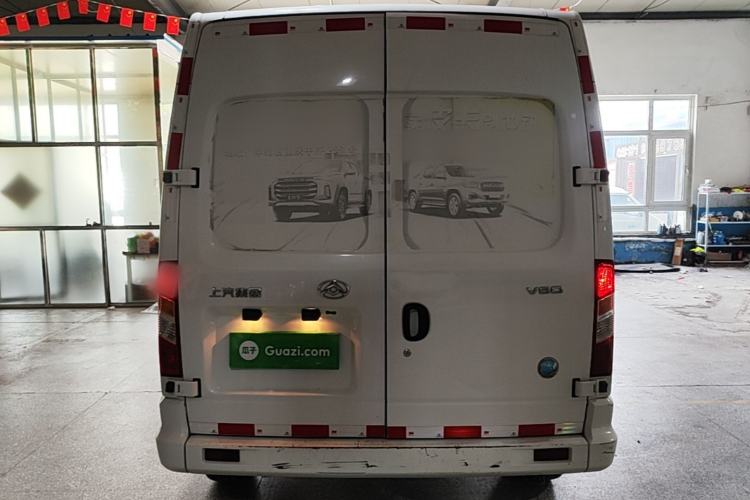 Used SAIC MAXUS Xintu V80 2021 2.0T Manual Classic City Delivery King Short Wheelbase Mid-Roof Design 3 Seats Rear