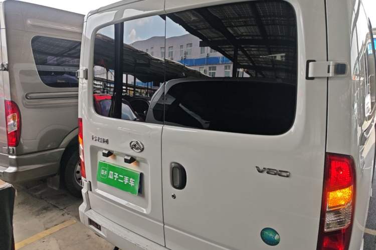 Used SAIC MAXUS Xintu V80 2021 2.0T Manual Classic Aoyuntong Short Wheelbase Ultra-Low Roof 5/6-Seater Rear