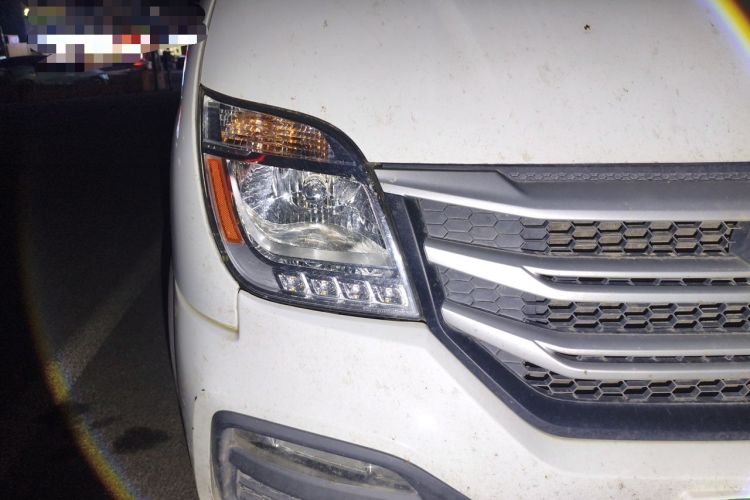 Used SAIC MAXUS Xintu V80 2021 2.0T Manual Classic Aoyuntong Short Wheelbase Mid-Roof 5/6-Seater Right Front Headlight