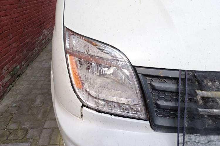 Used SAIC MAXUS Xintu V80 2021 2.0T Manual Classic Aoyuntong Short Wheelbase Mid-Roof 5/6-Seater Right Front Headlight