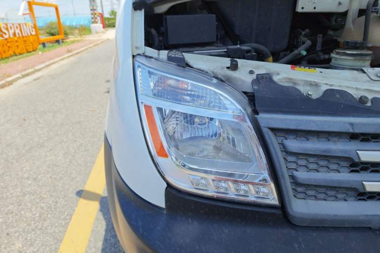 Used SAIC MAXUS Xintu V80  Right Front Headlight