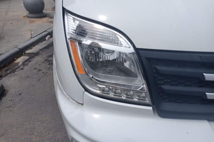 Used SAIC MAXUS Xintu V80 2021 2.0T PLUS AMT Business & Travel Long Wheelbase Mid-Roof 9-Seater Right Front Headlight