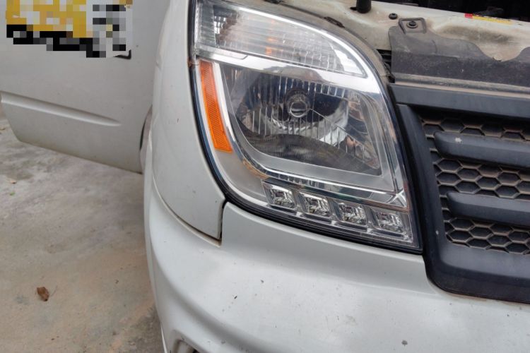 Used SAIC MAXUS Xintu V80 2021 2.0T Manual Classic Aoyuntong Long Wheelbase Mid-Roof 6/7/8/9-Seater Right Front Headlight