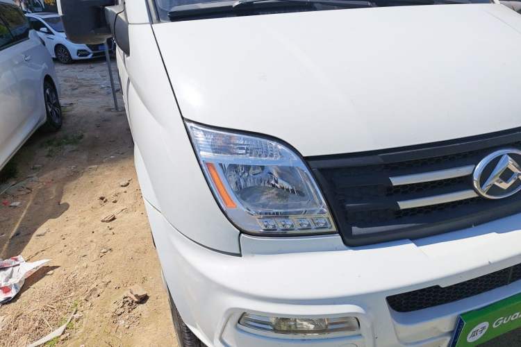 Used SAIC MAXUS Xintu V80 2021 2.0T Manual Classic Aoyuntong Short Wheelbase Mid-Roof 5/6-Seater Right Front Headlight