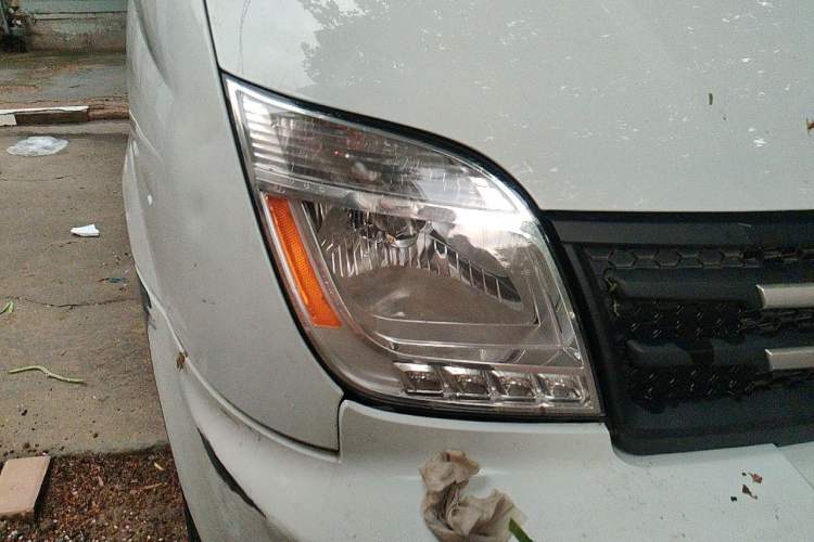 Used SAIC MAXUS Xintu V80 2021 2.0T Manual Classic Aoyuntong 139 PS Mid-axle Mid-roof 6/7/8/9-Seater Right Front Headlight