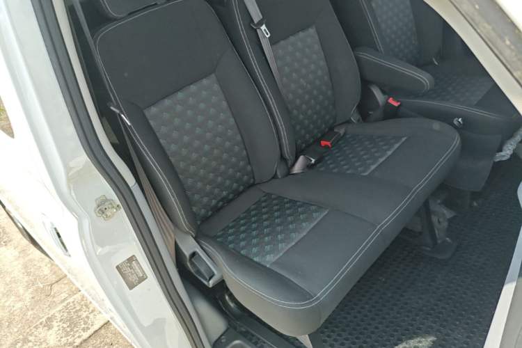 Used SAIC MAXUS Xintu V80 2021 2.0T AMT Classic Aoyuntong Short Wheelbase Ultra-Low Roof 5/6-Seater Right Front Seat