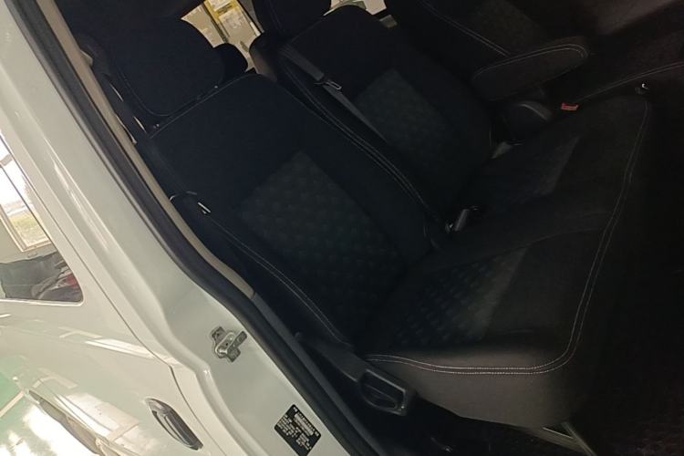 Used SAIC MAXUS Xintu V80 2021 2.0T Manual Classic Aoyuntong Short Wheelbase Mid-Roof 5/6-Seater Right Front Seat