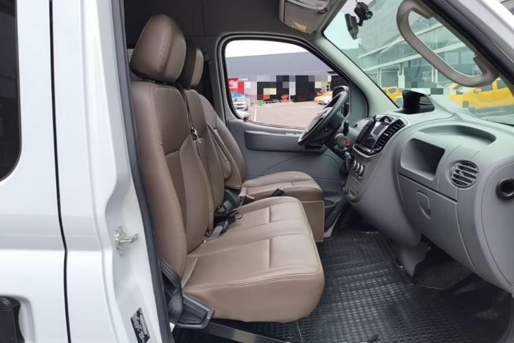 Used SAIC MAXUS Xintu V80 2021 2.0T Manual Classic Aoyuntong Long Wheelbase Mid-Roof 6/7/8/9-Seater Right Front Seat