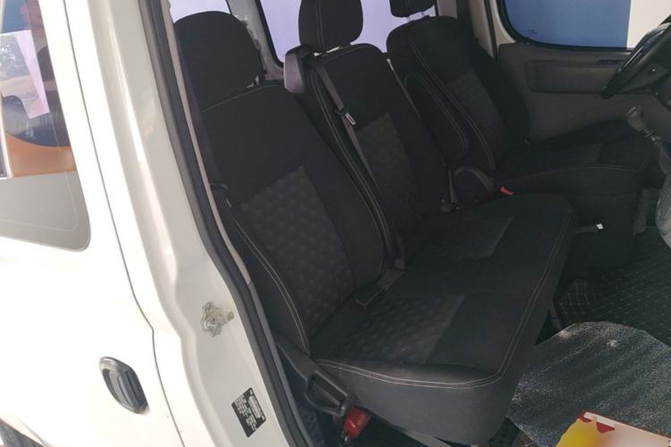 Used SAIC MAXUS Xintu V80 2021 2.0T Manual Classic Aoyuntong Short Wheelbase Ultra-Low Roof 5/6-Seater Right Front Seat