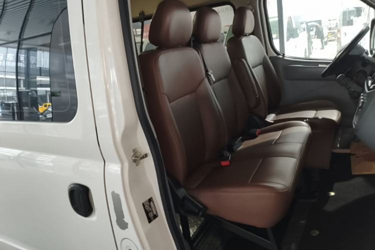Used SAIC MAXUS Xintu V80 2021 2.0T Manual Classic Aoyuntong Long Wheelbase Mid-Roof 6/7/8/9-Seater Right Front Seat