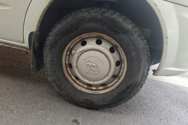 Used SAIC MAXUS Xintu V80 2021 2.0T Manual Classic Aoyuntong Long Wheelbase Mid-Roof 6/7/8/9-Seater Right Front Wheel Hub