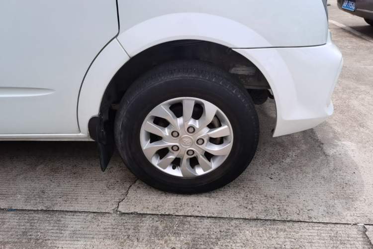 Used SAIC MAXUS Xintu V80 2021 2.0T PLUS AMT City Edition Short Wheelbase Ultra-Low Roof 5/6-Seater Right Front Wheel Hub